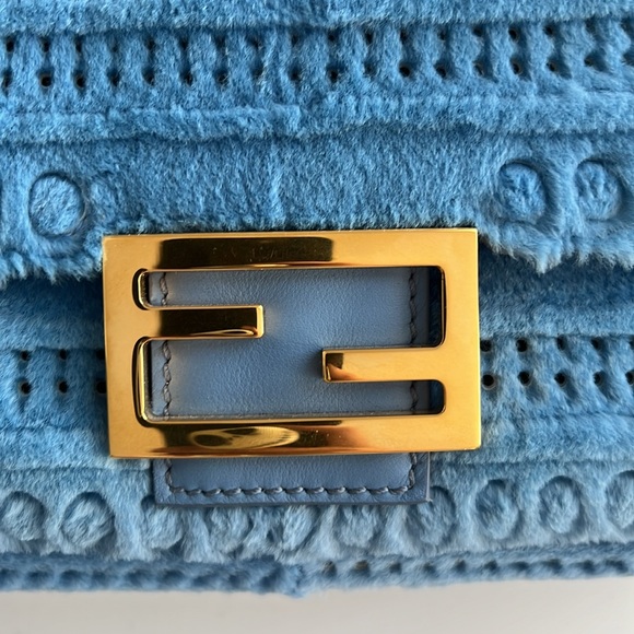 NWT!Fendi luxury laser cut mink fur baby blue baguette - Picture 4 of 5